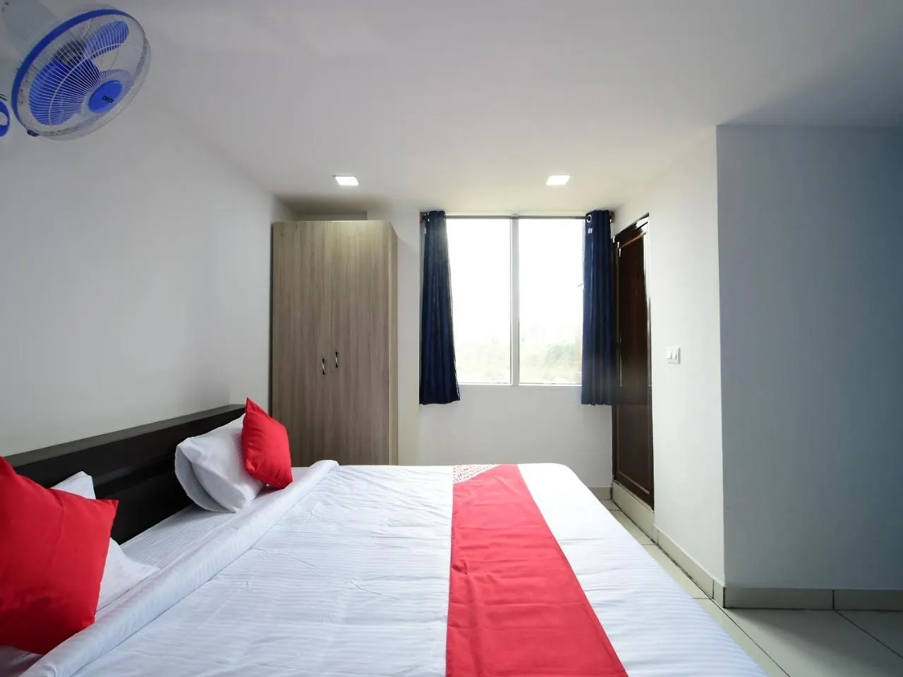 Oyo 18487 V Wella Inn Mysore 3*,  India